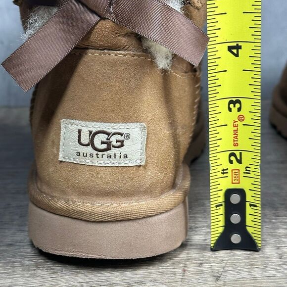UGG~Women's~Chestnut Bailey Bow II~Short Sheepskin Boots(1016225)~Size 6 - Picture 6 of 12